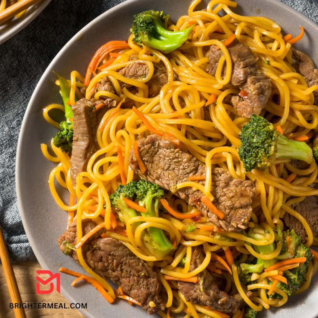 A vibrant bowl of Garlic Beef and Broccoli Lo Mein